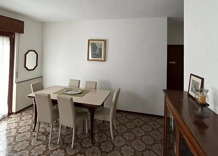 House Apartment *
